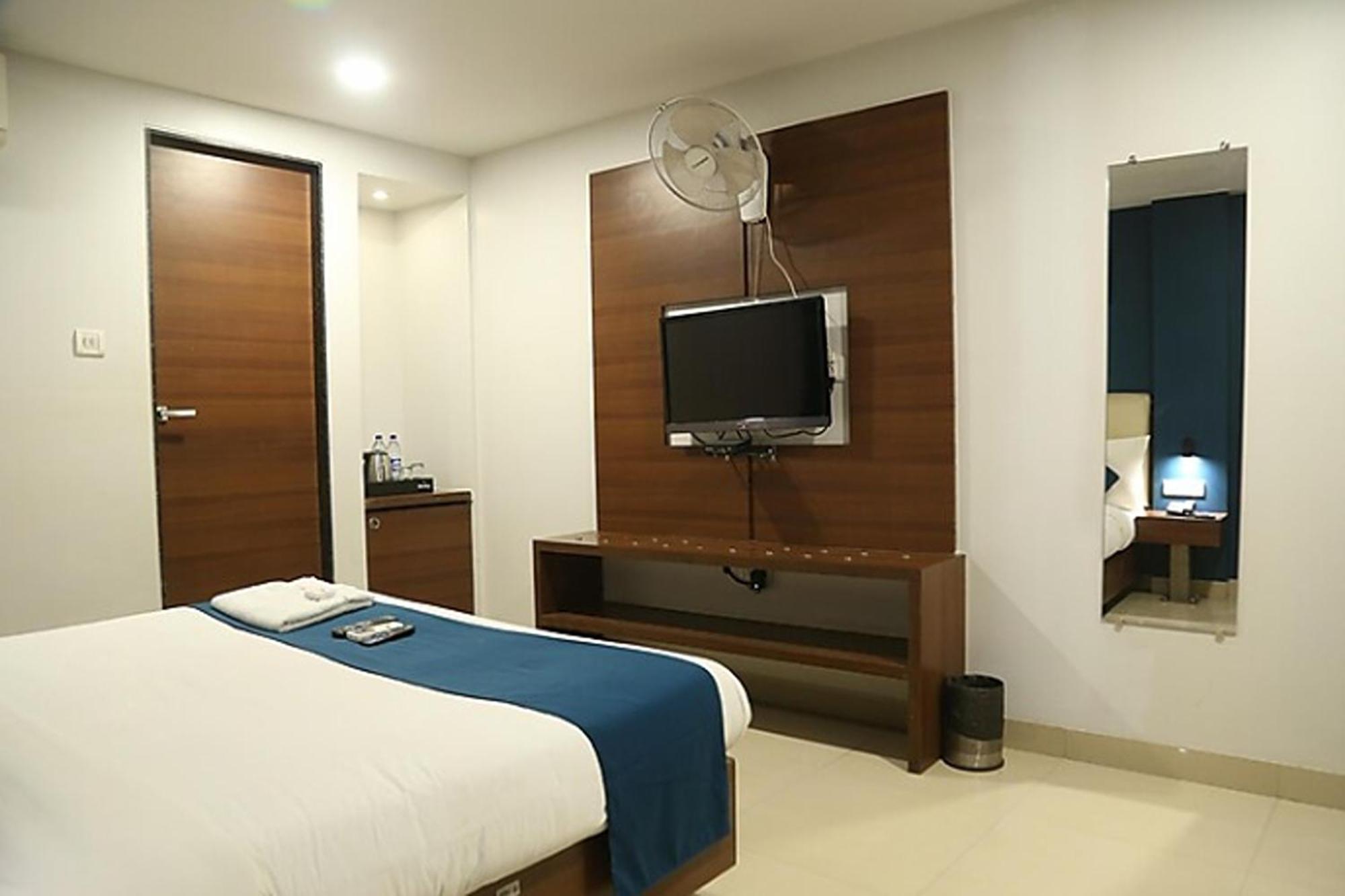 Hotel Concord Galaxy Bombay Extérieur photo
